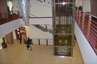 Lift za osobe s invaliditetom u zgradi Narodne skupštine Republike Srpske